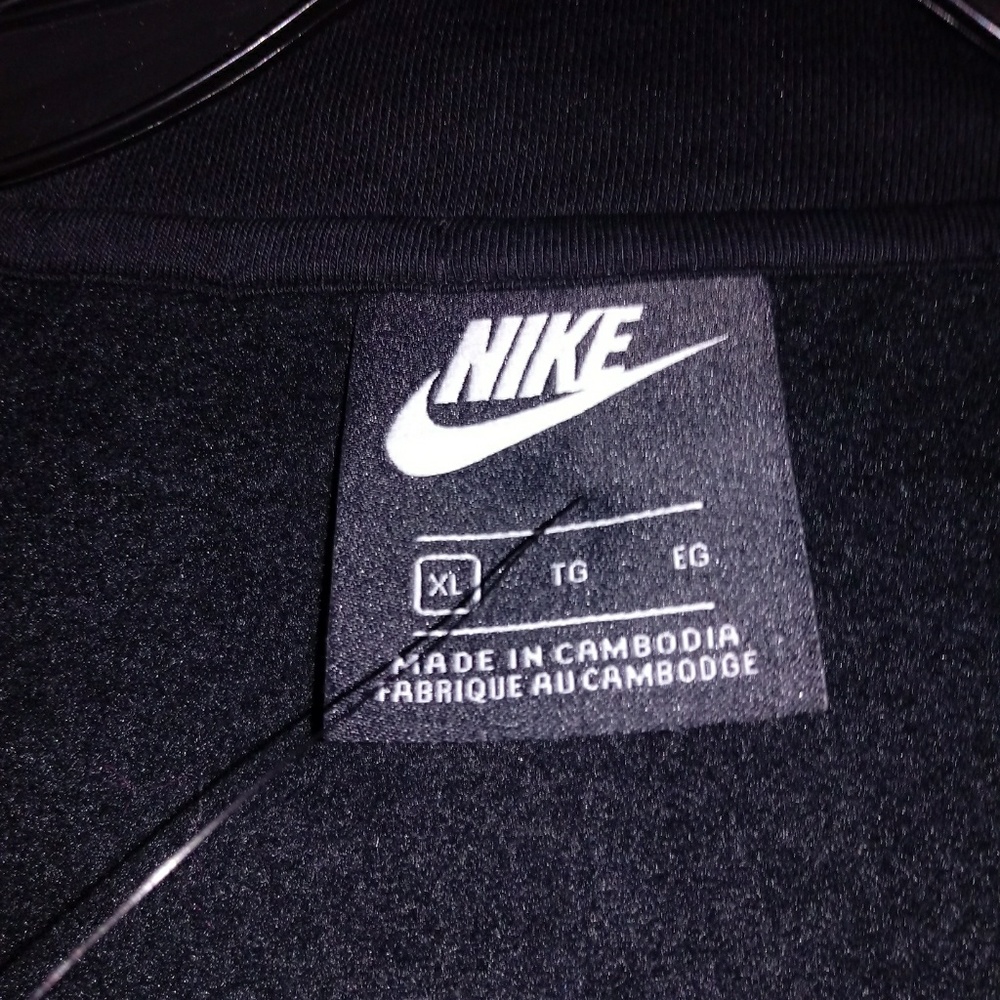 Nike - Picture 4 of 8
